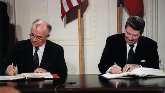 Mihail Gorbačov i Ronald Reagan